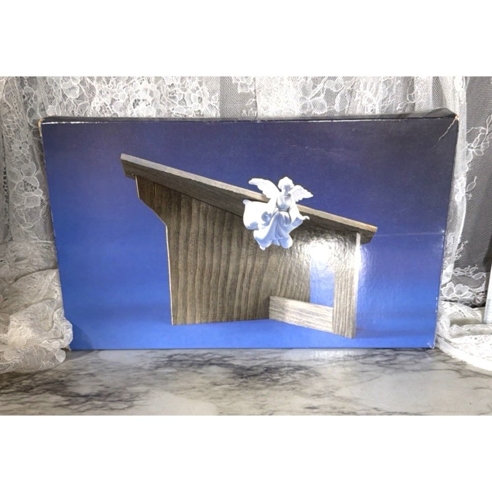 Avon Nativity "The Stable" Wood Manger Creche w/ Instructions New 1985 (3136)
